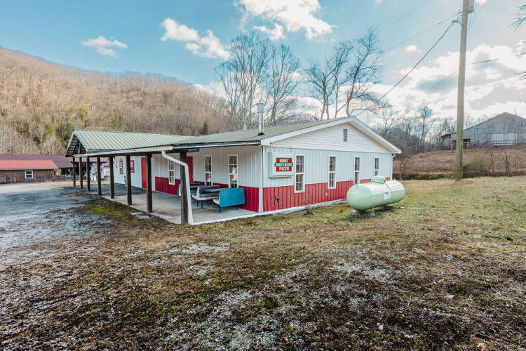 Listing Image 4