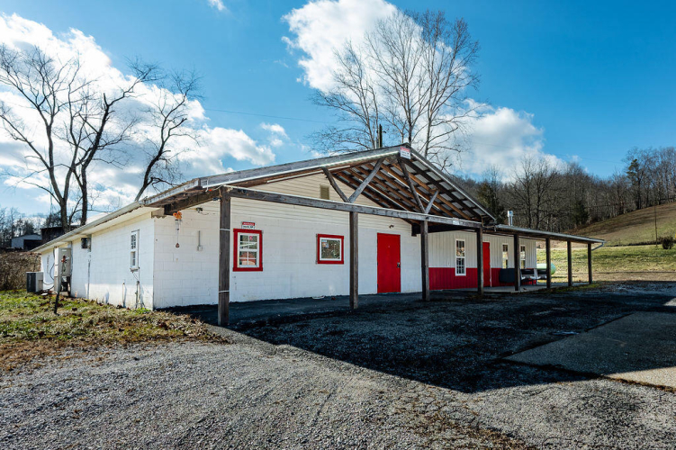 Listing Image 6