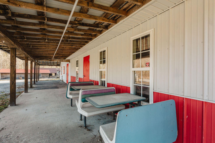Listing Image 9