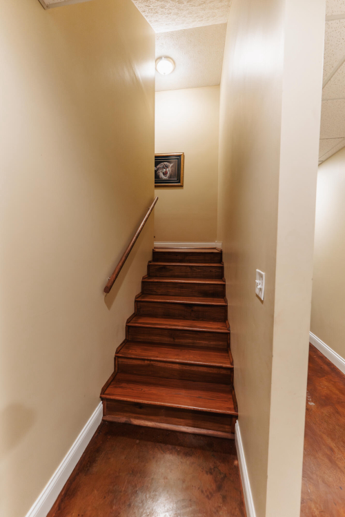 Listing Image 101