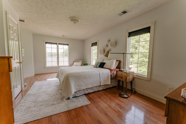 Listing Image 82