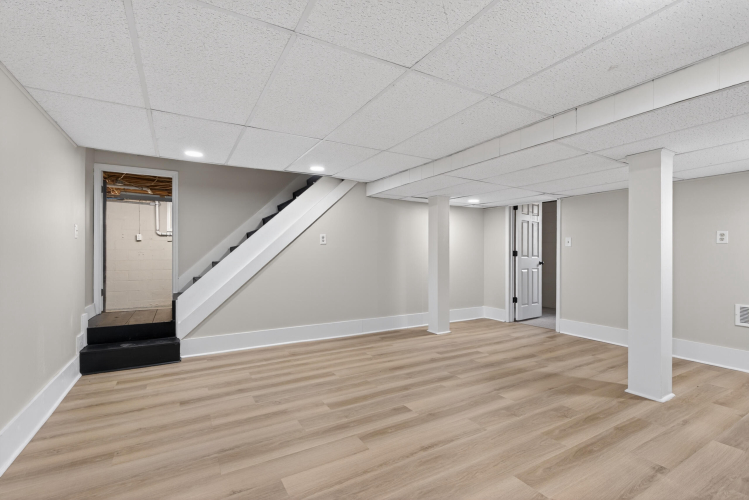 Listing Image 23