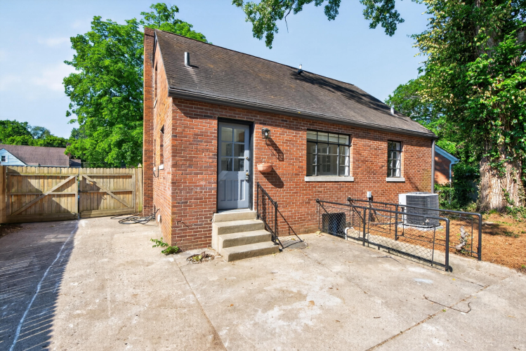 Listing Image 28