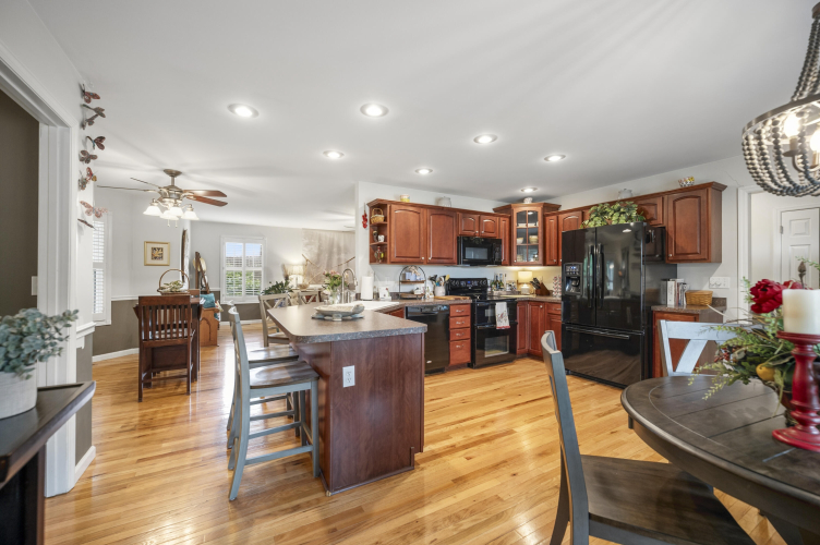 Listing Image 13