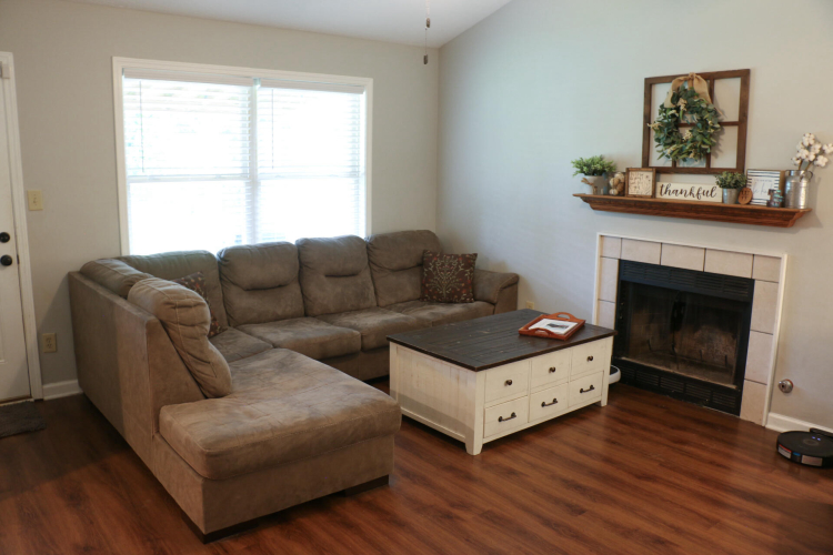 Listing Image 12
