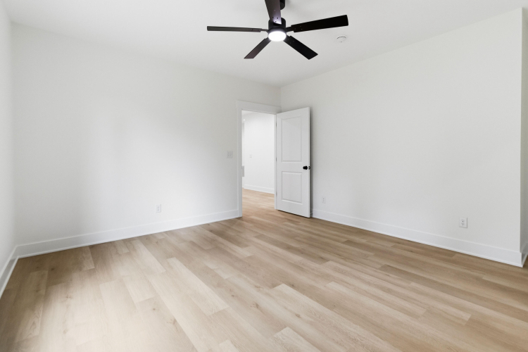 Listing Image 56