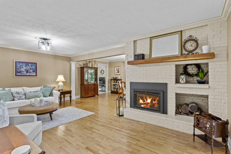 Listing Image 17
