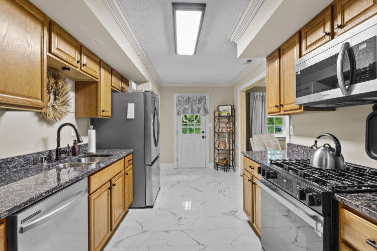 Listing Image 22