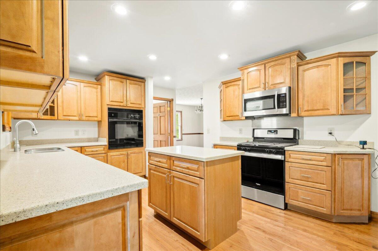 Listing Image 19