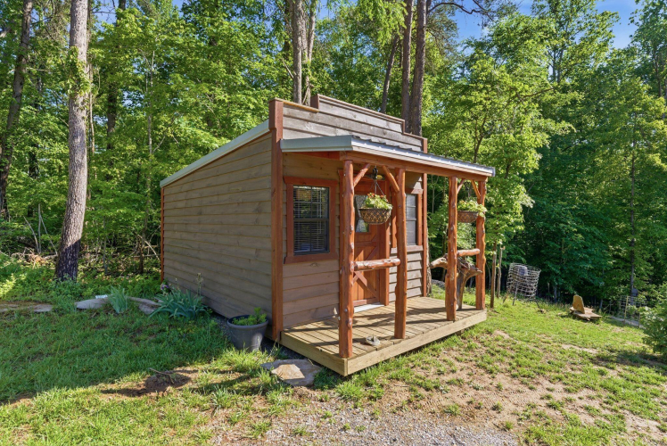 Listing Image 4