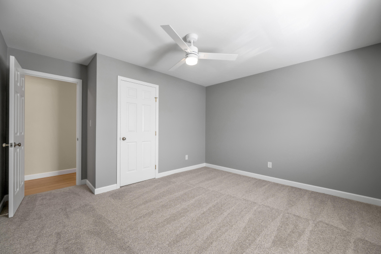 Listing Image 44