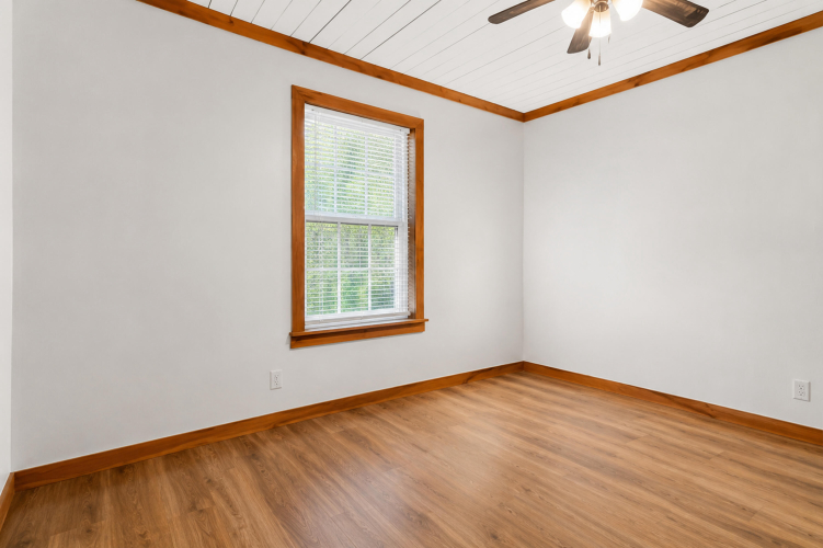 Listing Image 30