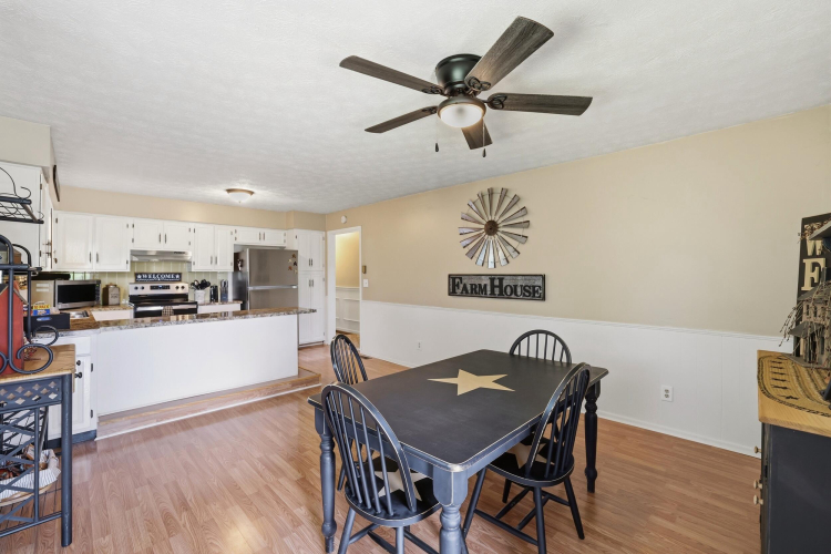 Listing Image 17