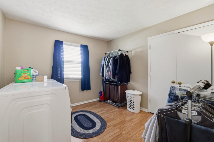Listing Image 20