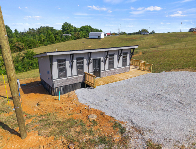 Listing Image 4