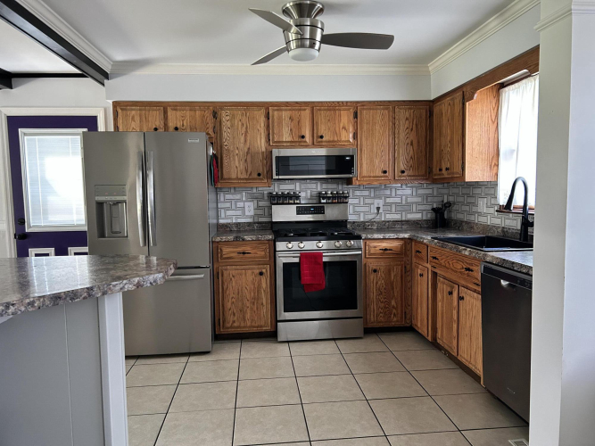 Listing Image 5