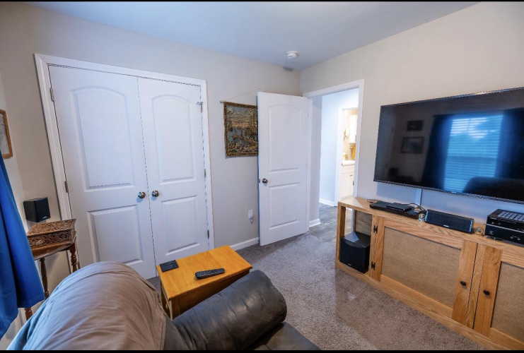 Listing Image 20