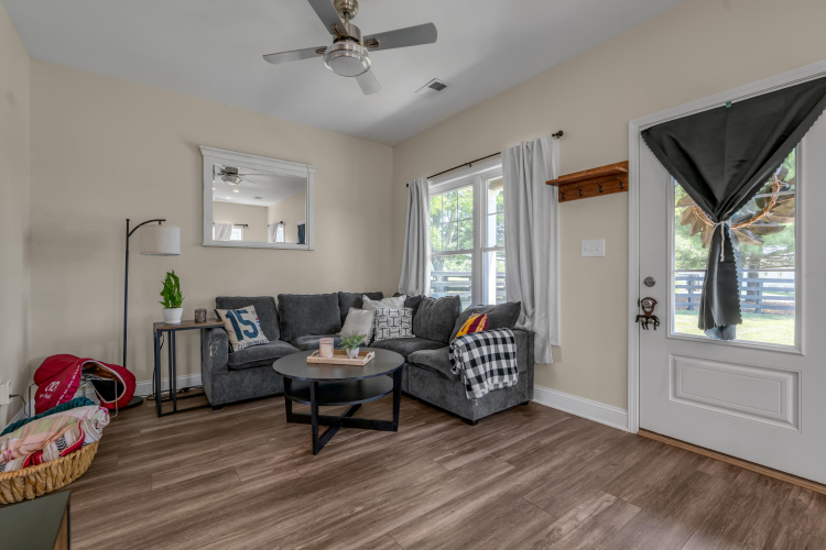 Listing Image 130