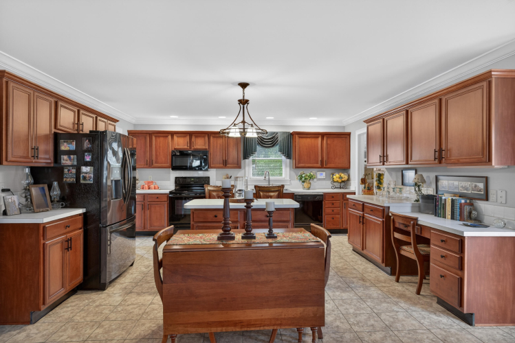 Listing Image 9