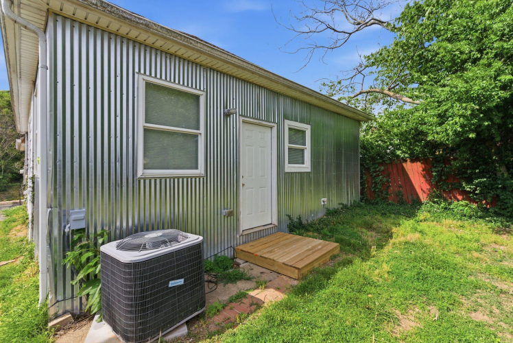 Listing Image 21