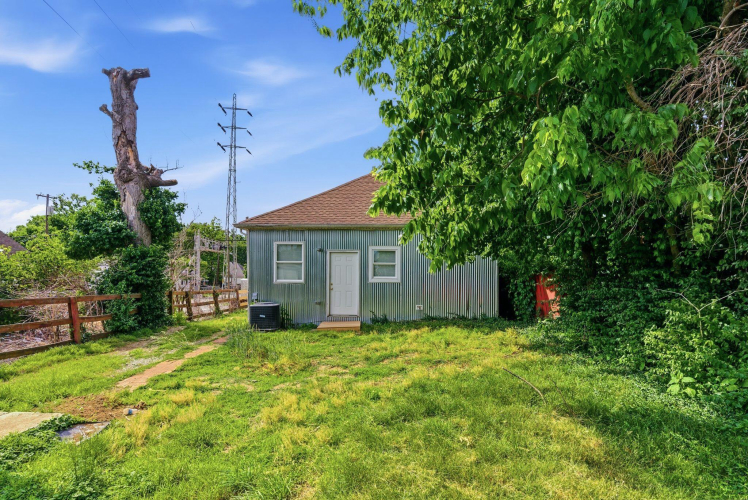 Listing Image 22