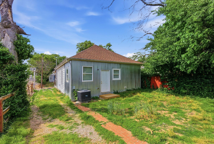 Listing Image 24