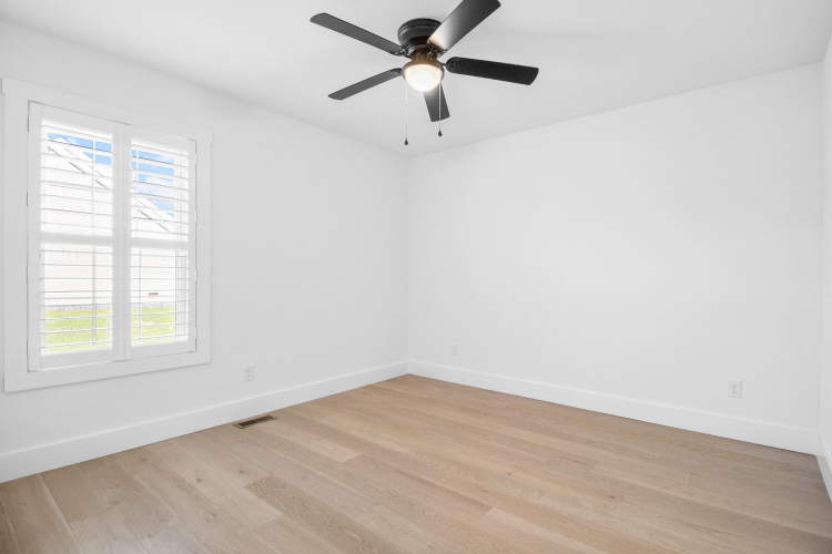 Listing Image 59