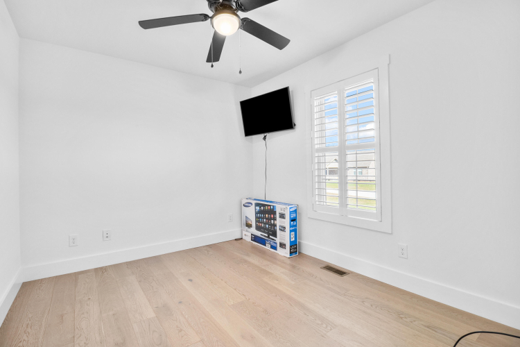 Listing Image 78