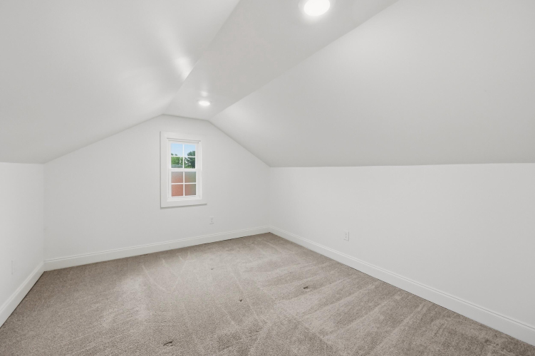 Listing Image 33