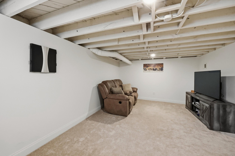 Listing Image 34
