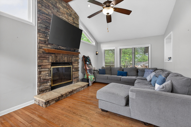 Listing Image 16