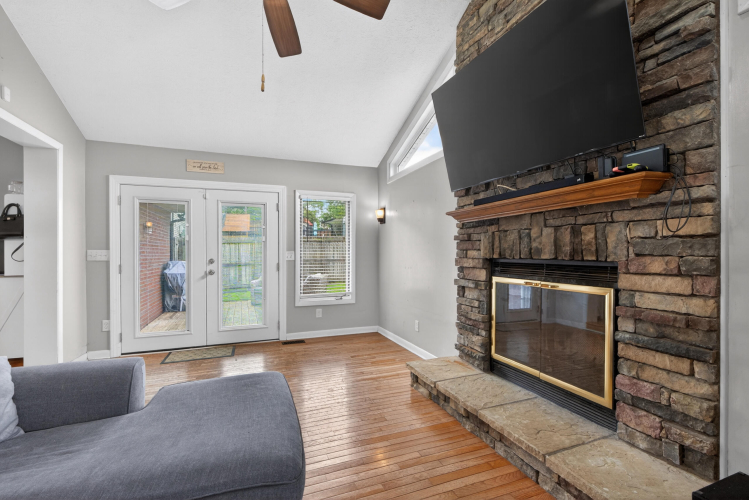 Listing Image 18