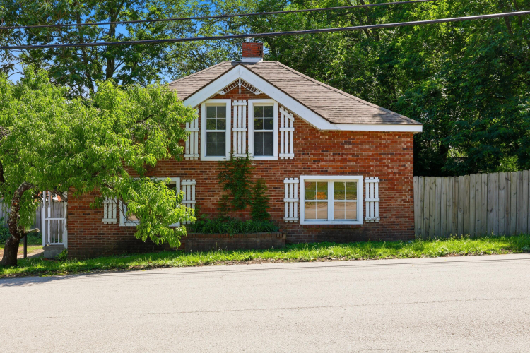Listing Image 38