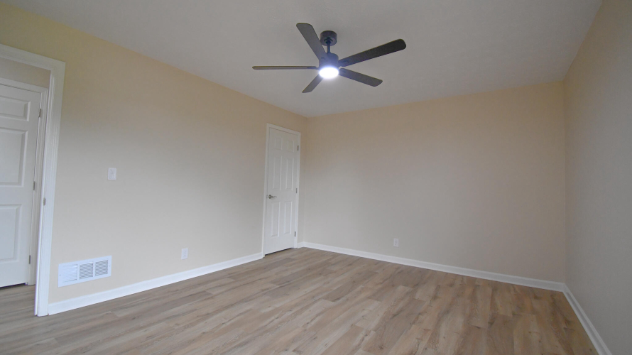 Listing Image 26