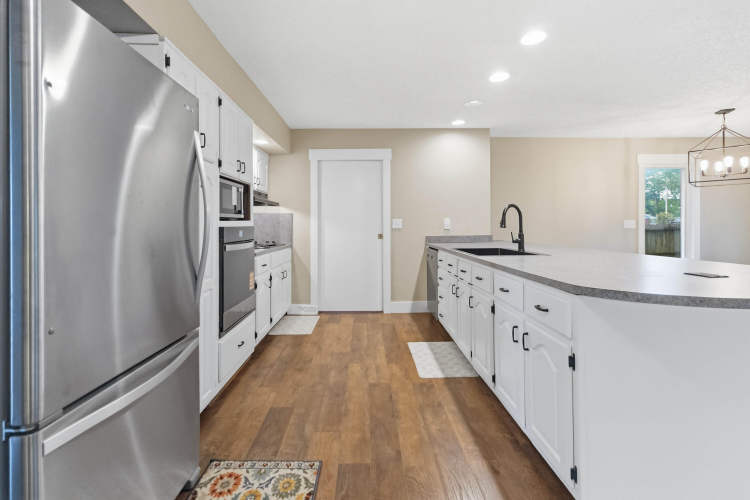 Listing Image 14