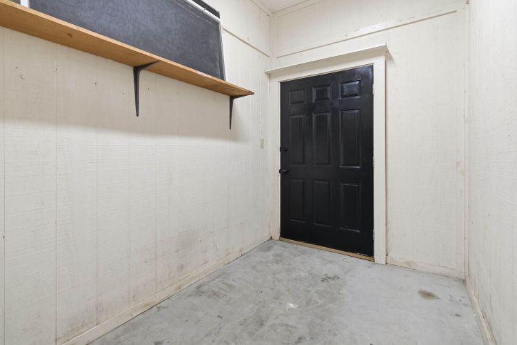 Listing Image 43