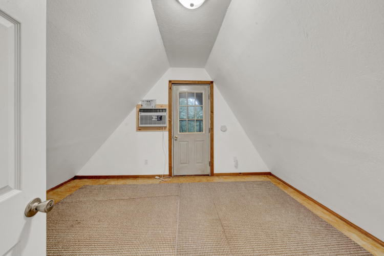 Listing Image 28