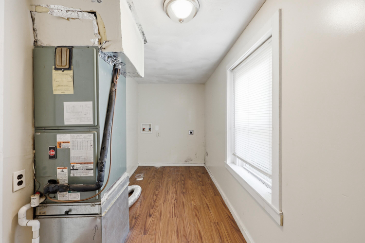 Listing Image 17