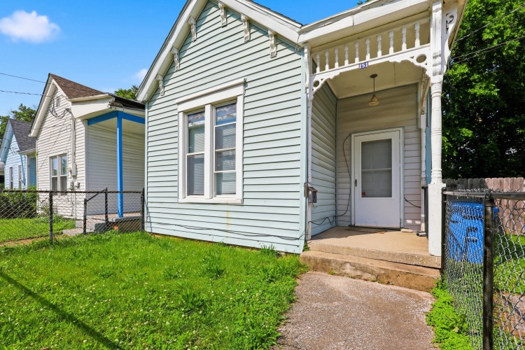 Listing Image 3