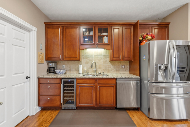 Listing Image 19