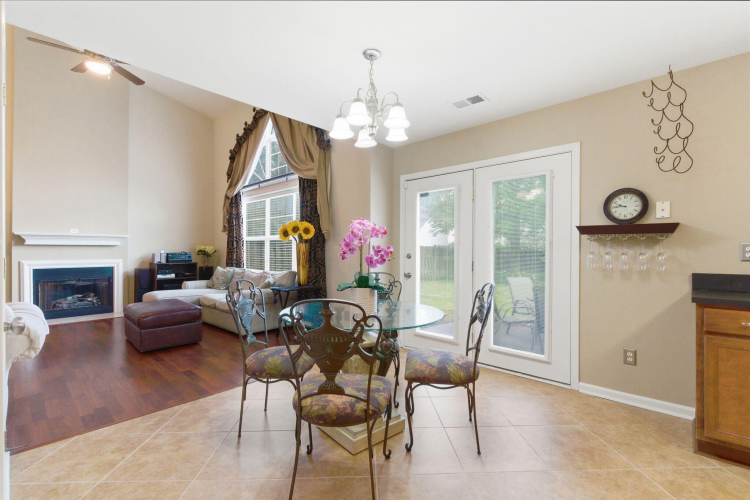Listing Image 12