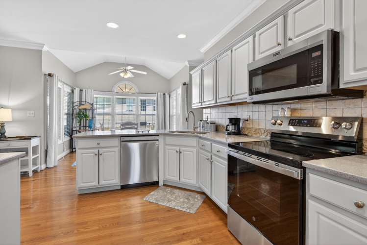 Listing Image 15