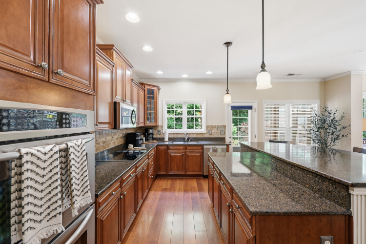 Listing Image 19