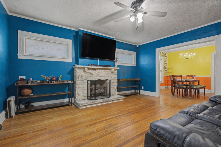 Listing Image 14