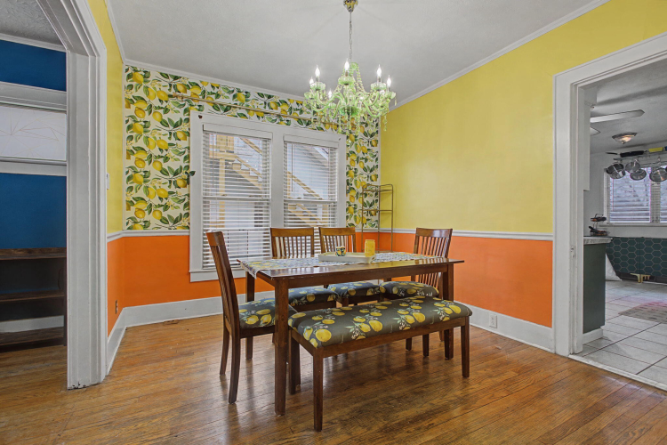 Listing Image 8