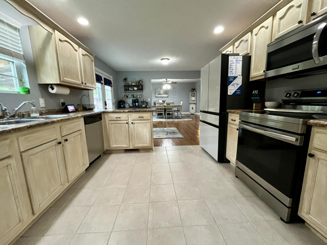 Listing Image 17
