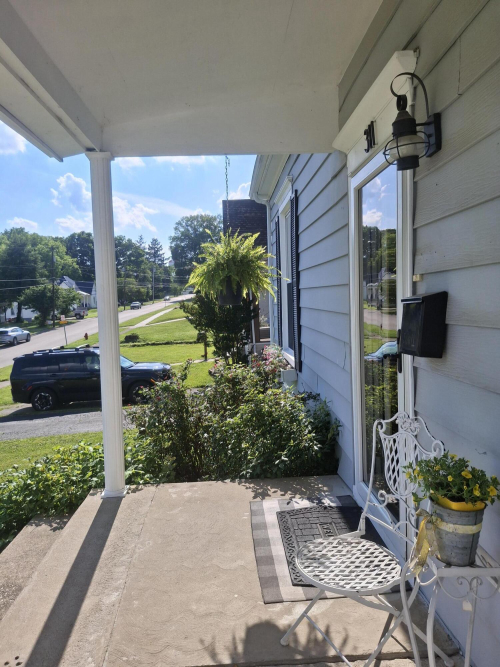 Listing Image 4