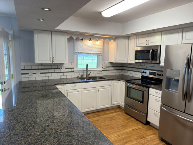 Listing Image 16