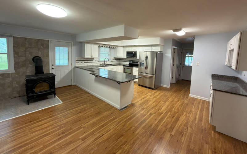 Listing Image 10