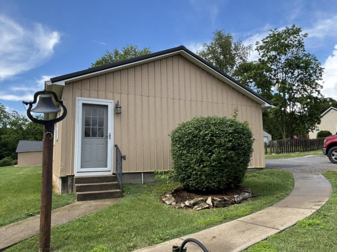 Listing Image 11